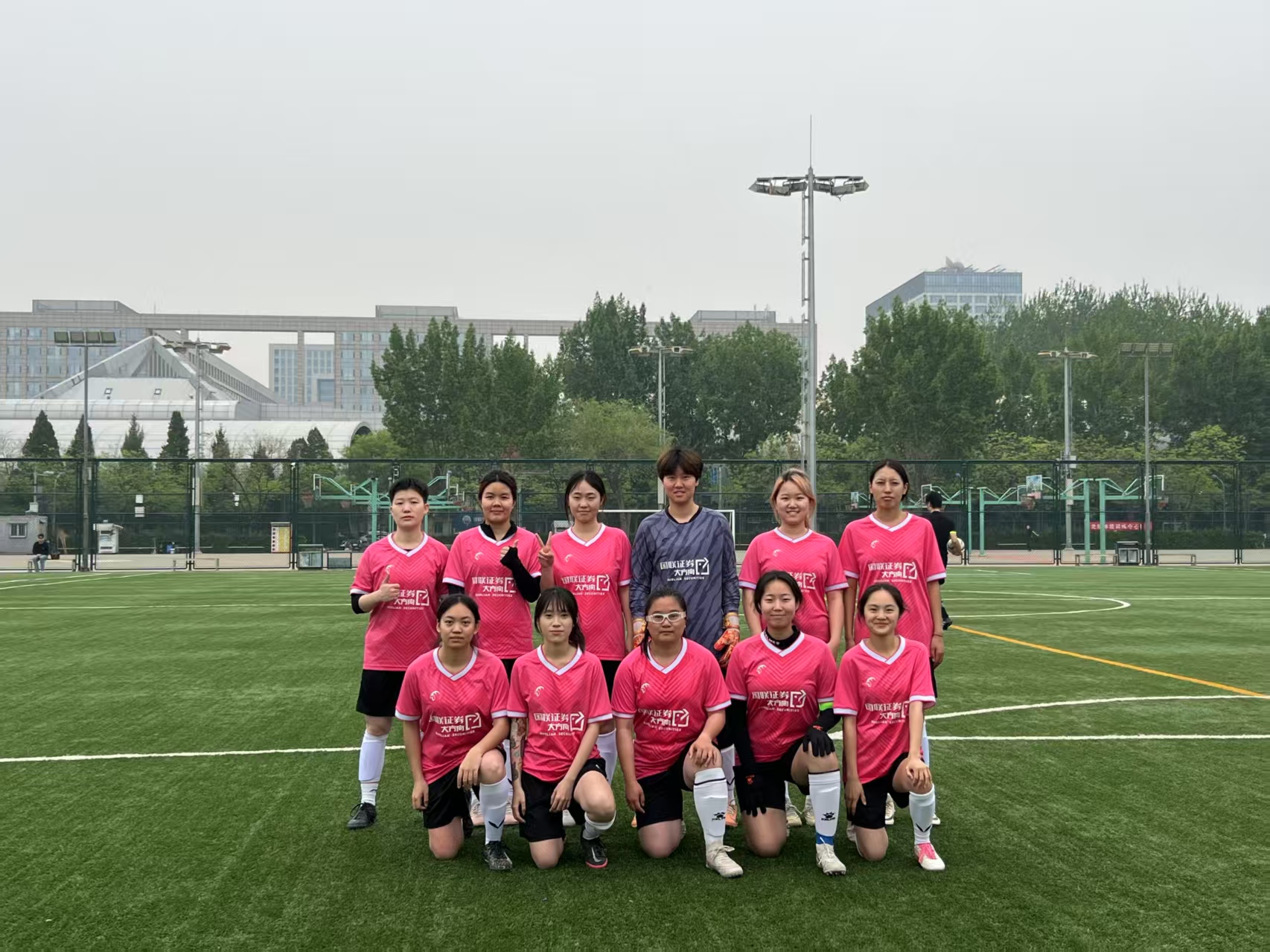 女足球员集中训练备战国内赛事，精神状态良好