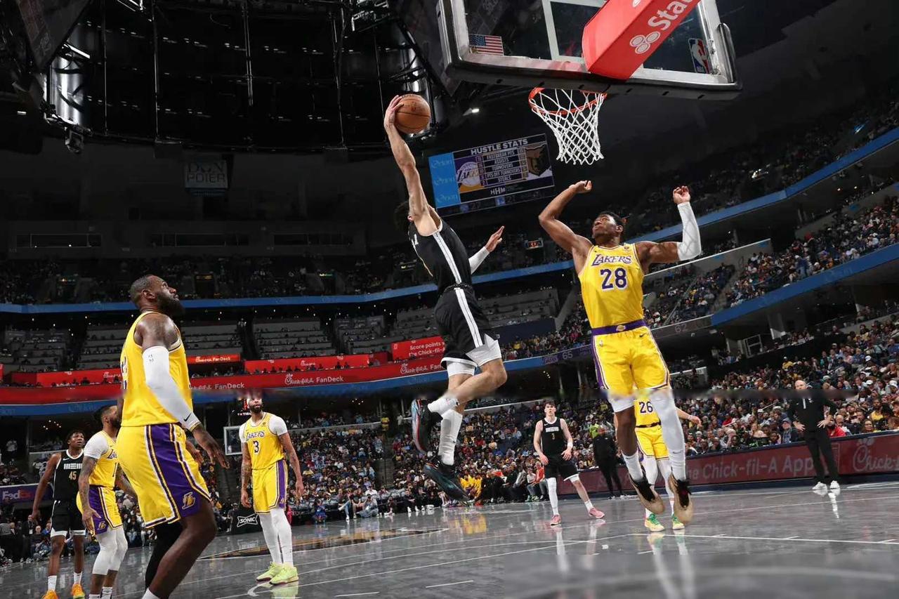 快船100比112输给灰熊，吞下两连败