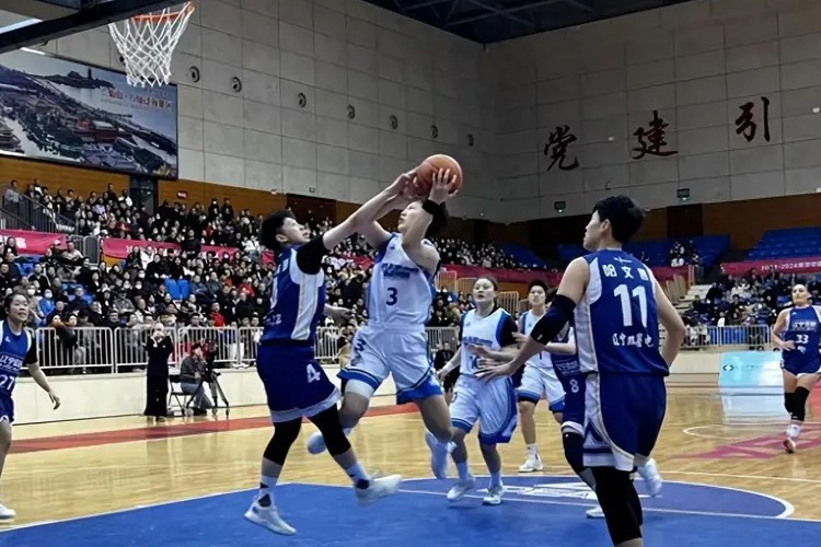 年轻球员展现出色表现，带领球队赢得胜利