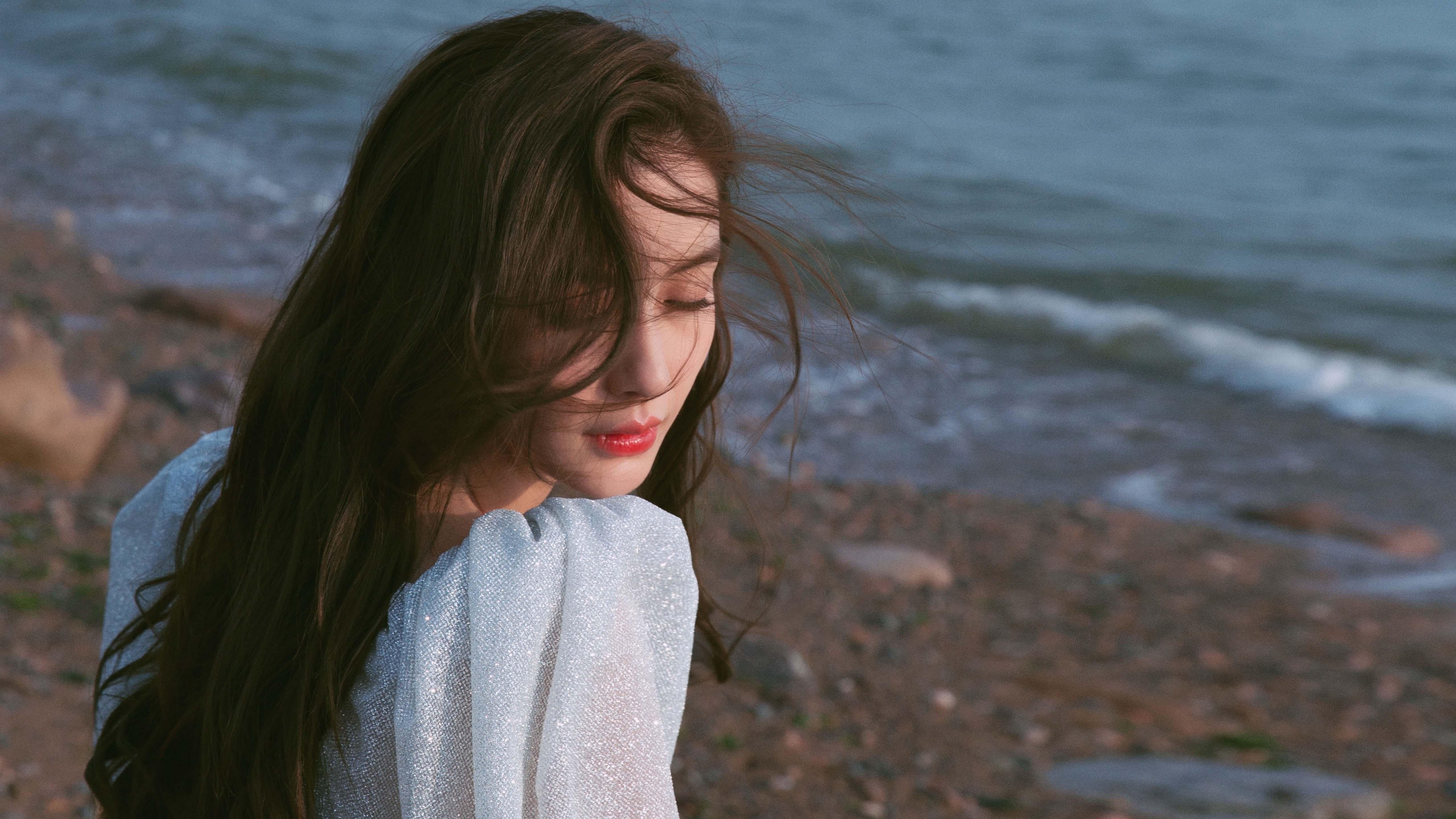 绿茵场上的双重奏鸣，卡塔尔完胜塞维利亚，皮克德甲争冠战主宰风云