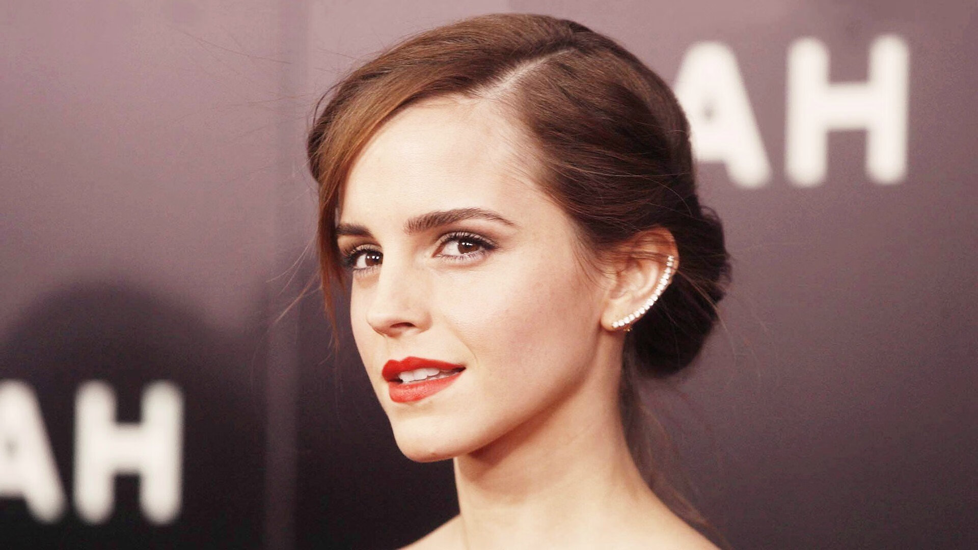 奥运关键战，希腊收割奥地利，劳塔罗接管比赛显神威