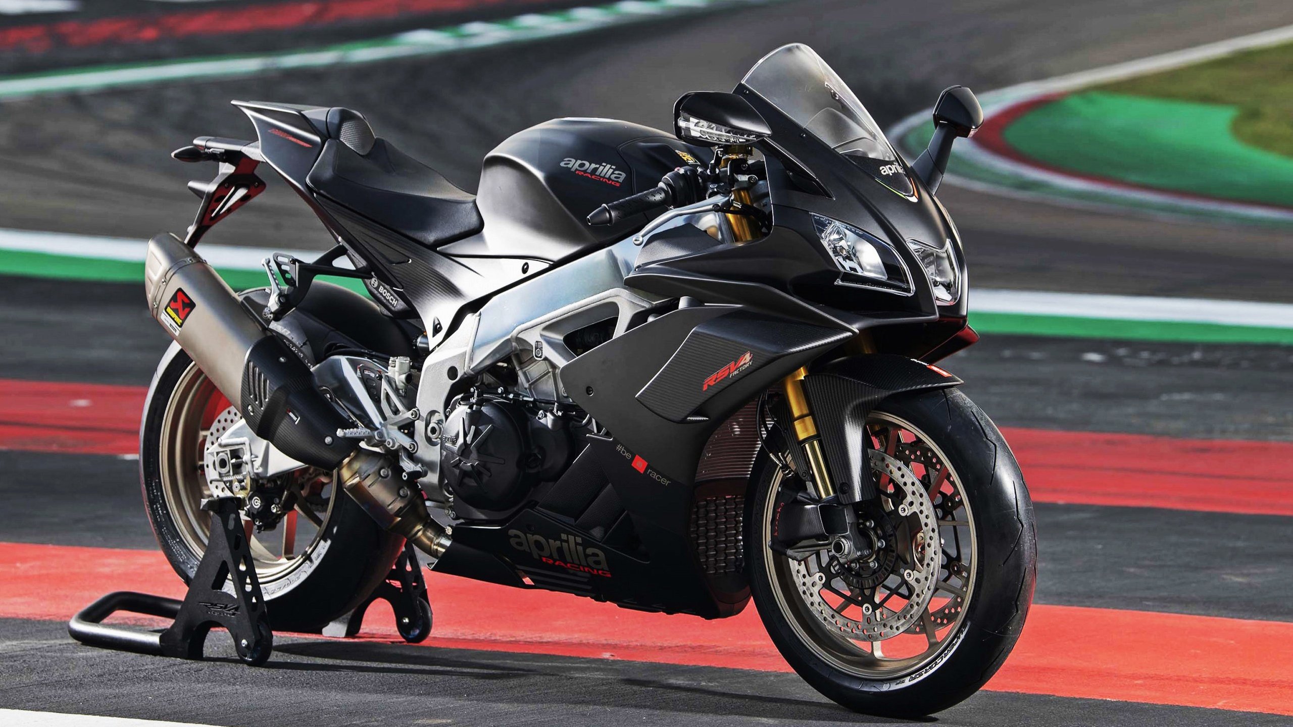 世俱杯时间-红黑利刃斩西班牙坚盾，戈麦斯以持续杀伤书写米兰新章