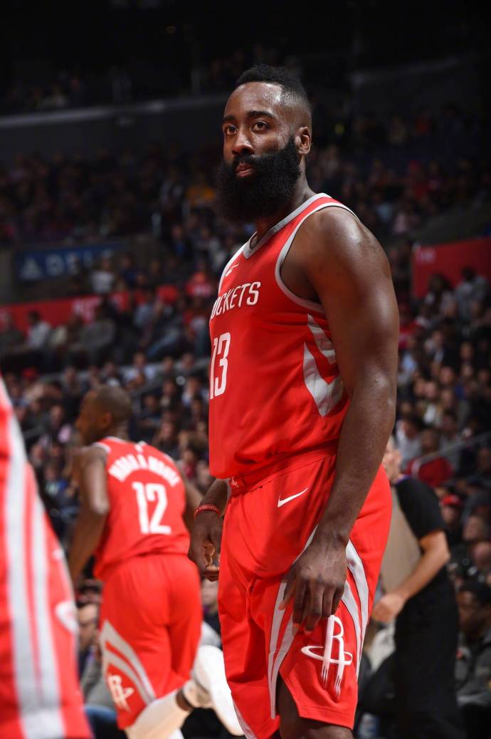 西甲国家德比焦点战，火箭险胜凯尔特人